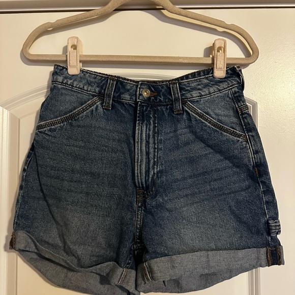 H&M cargo shorts - Picture 2 of 3